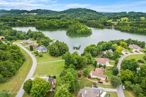 708 Wood Duck Dr, Vonore, TN 37885