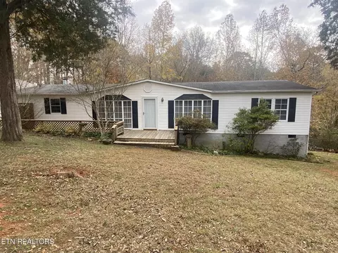 425 Lake Harbor Dr, Kingston, TN 37763