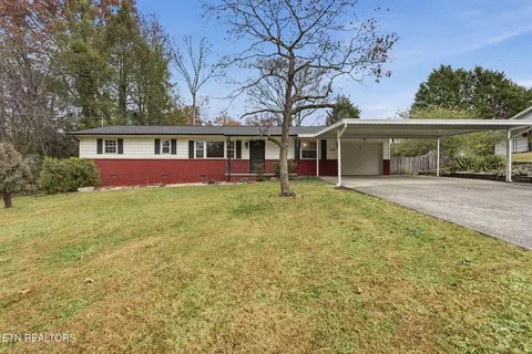 5716 Scenichills Rd, Knoxville, TN 37912