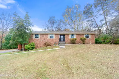 204 Anderson Dr, Knoxville, TN 37920