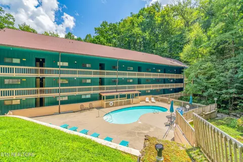 1435 Wiley Oakley Dr #176, Gatlinburg, TN 37738