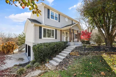 9820 Crestline Dr, Knoxville, TN 37922