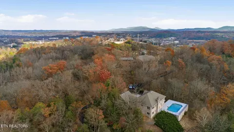 310 Teague Ln, Sevierville, TN 37862