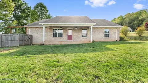 2117 James Mcmillian Dr, Maryville, TN 37803
