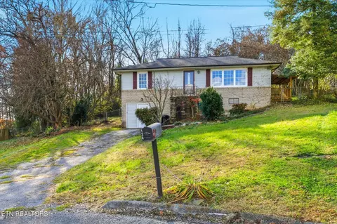 124 Crest Ln, Clinton, TN 37716