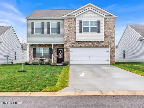 1711 Newbury Ln, Maryville, TN 37803