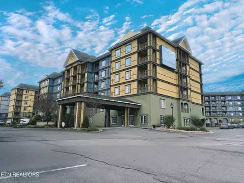 225 Collier Dr #2102, Sevierville, TN 37862