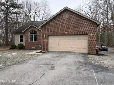 2034 Keno Dr, Crossville, TN 38572