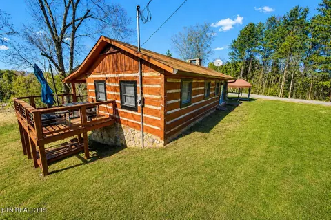 1129 Peninsula Rd, Sevierville, TN 37876