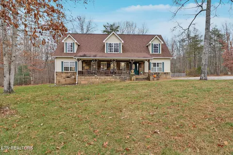 1035 Gray Eagle Dr, Crossville, TN 38572
