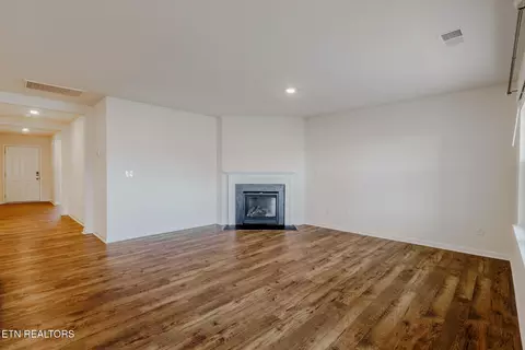 Living - 2540 Lucille Ln, Talbott, TN 37877 photo 3 of 6