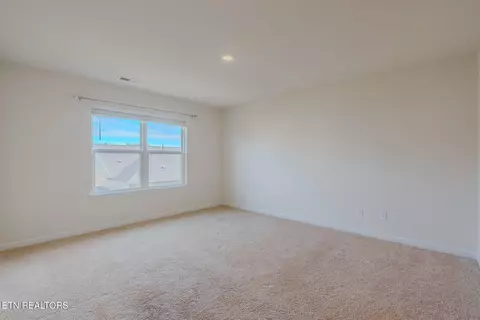 Bedroom - 2540 Lucille Ln, Talbott, TN 37877 photo 3 of 6