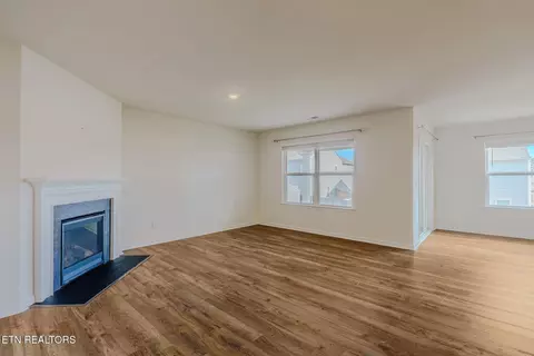 Living - 2540 Lucille Ln, Talbott, TN 37877 photo 2 of 6