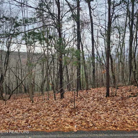 320 Rotherham Dr, Crossville, TN 38558