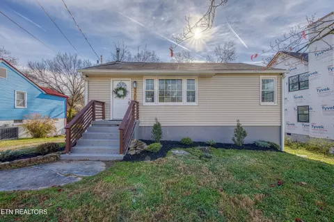 3206 Boright Dr, Knoxville, TN 37917