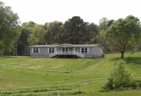 216 Slaton Farm Rd, Dandridge, TN 37725