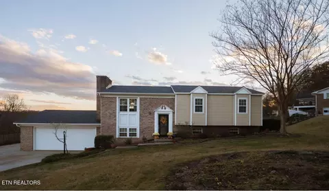 113 Lake Hills Drive Dr, Oak Ridge, TN 37830