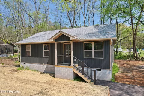 501 Hillcrest St, Clinton, TN 37716