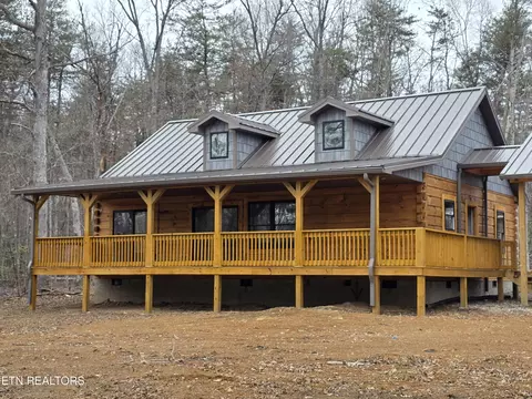 294 Lake Shore Dr, Monterey, TN 38574