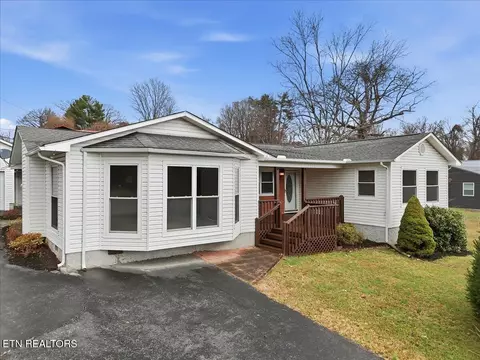 211 Hilltop Rd, La Follette, TN 37766