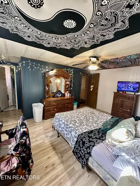 Bedroom - 1500 Coal Hill Rd, Sunbright, TN 37872 photo 3 of 3
