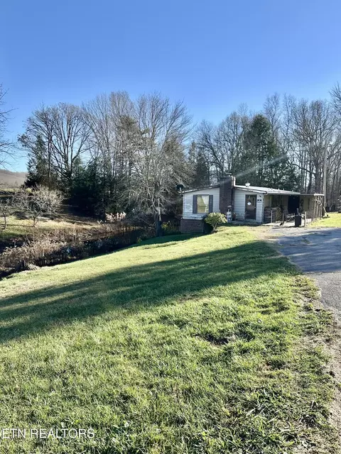 1500 Coal Hill Rd, Sunbright, TN 37872