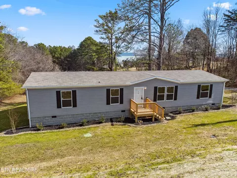 140 N Hillcrest Dr, Spring City, TN 37381