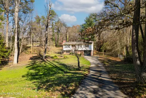 1550 Johnathan Dr, Louisville, TN 37777