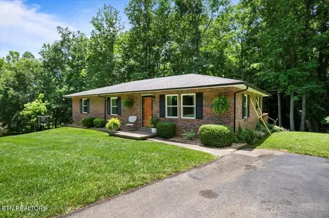 382 Tionesta Dr, Jacksboro, TN 37757