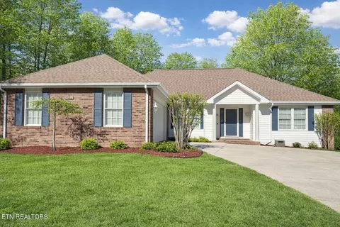 14 Brooks Ln, Crossville, TN 38558