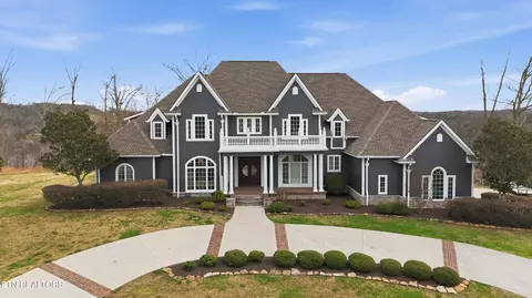 910 Eagle Nest Dr, Loudon, TN 37774