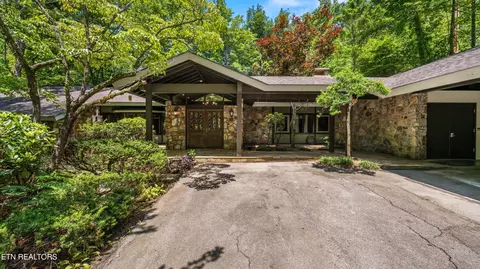 1115 Old Cartertown Rd, Gatlinburg, TN 37738