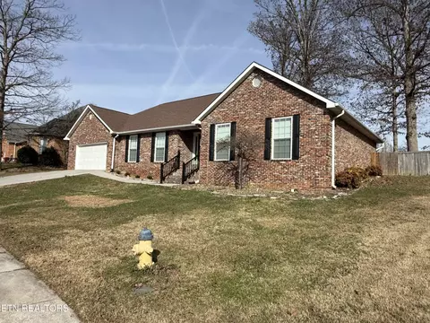 2241 Argonne Dr, Maryville, TN 37804