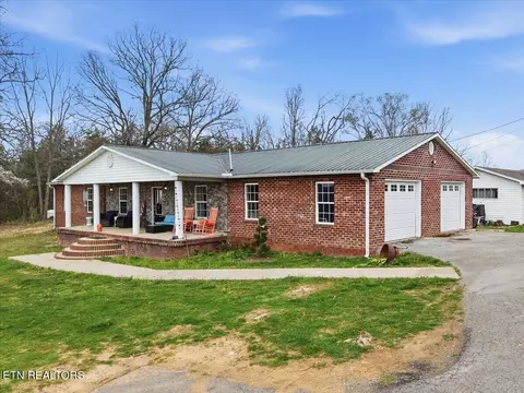 365 Young Ln, Tazewell, TN 37879