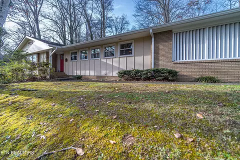 103 Ditman Ln, Oak Ridge, TN 37830