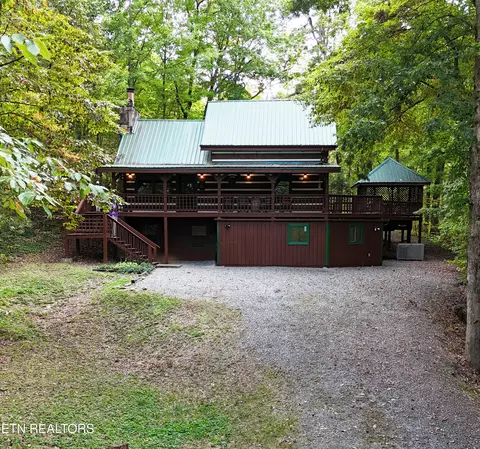 2213 E View Dr, Sevierville, TN 37876