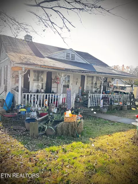 830 W Scott Ave, Knoxville, TN 37921