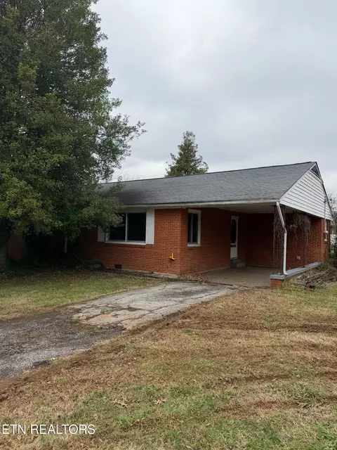 1337 Mcarthur Rd, Maryville, TN 37804