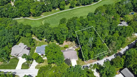114 Rolling Green Dr, Crossville, TN 38558