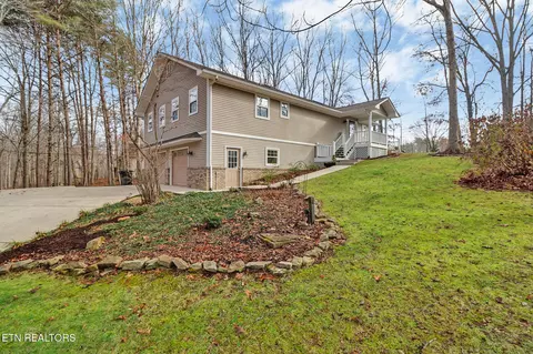 14 Berkeley Sq, Crossville, TN 38558