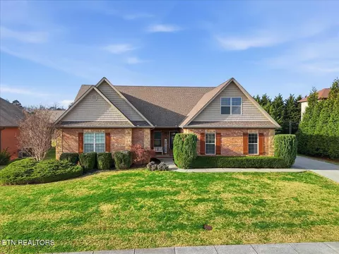 1179 Linford Cir, Alcoa, TN 37701