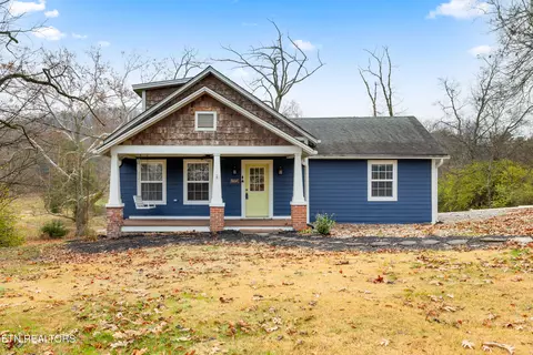 2520 W Beaver Creek Dr, Powell, TN 37849