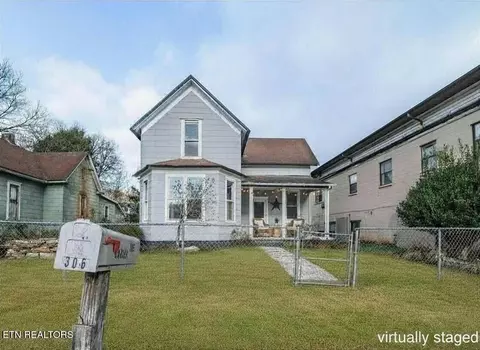 306 Carter Ave, Harriman, TN 37748