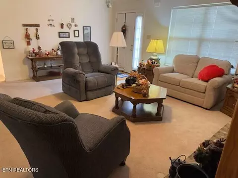 413 Herringbone Ct, Powell, TN 37849 photo 5