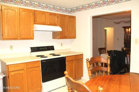 413 Herringbone Ct, Powell, TN 37849 photo 11