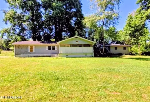 4563 Cherokee Dr, Strawberry Plains, TN 37871