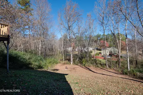 Exterior - 8124 Sharp Rd, Powell, TN 37849 photo 7 of 7