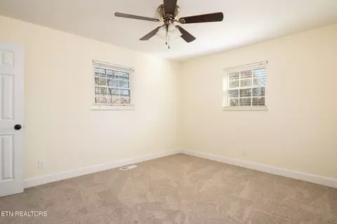 Bedroom - 8124 Sharp Rd, Powell, TN 37849 photo 3 of 4