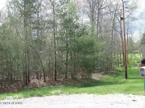 15 Kenwood Ct, Crossville, TN 38558