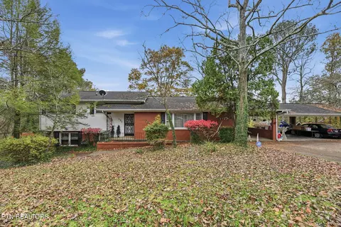 121 W Maiden Ln, Oak Ridge, TN 37830